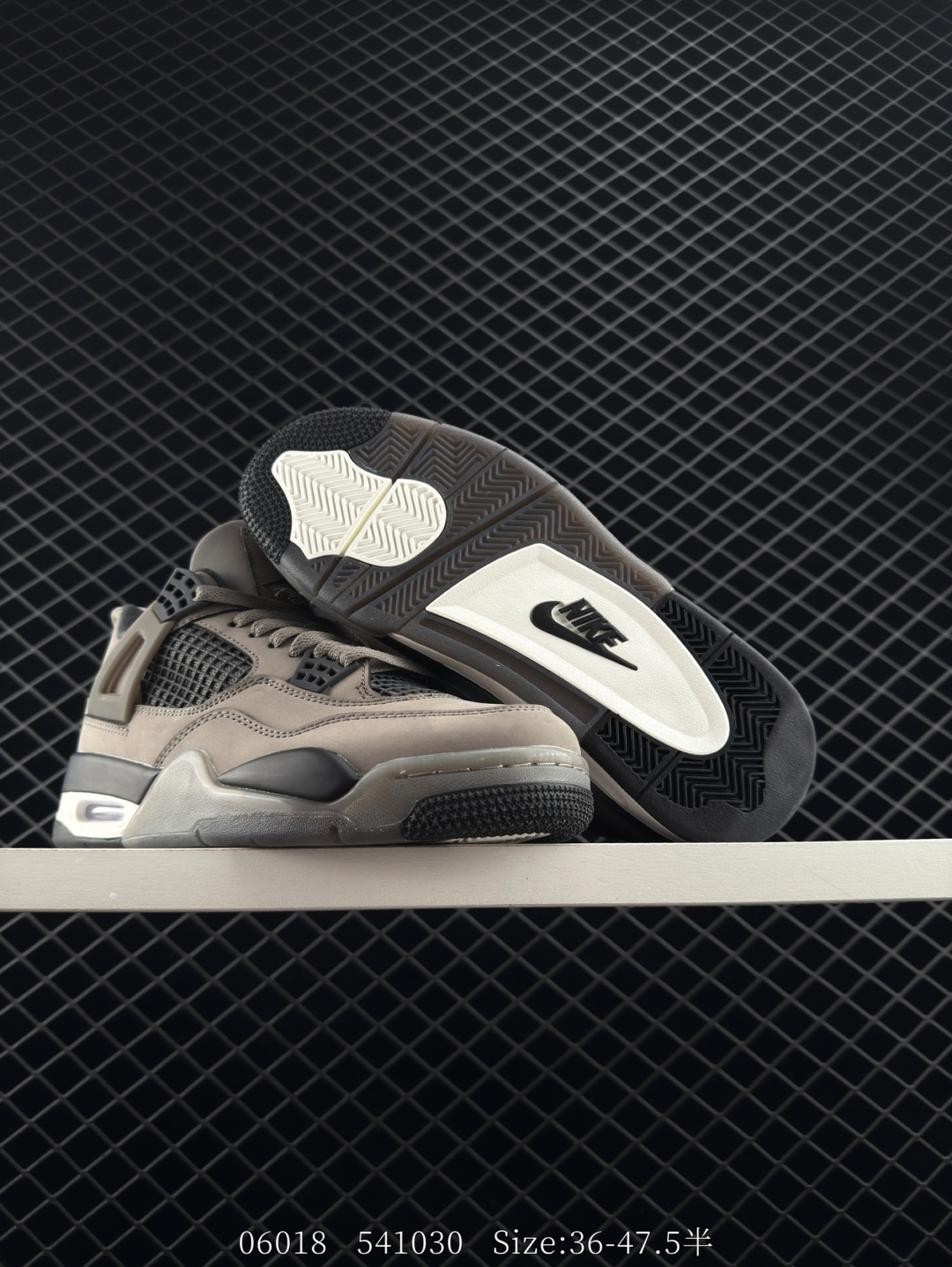 Nike SB x Air Jordan 4 Retro 